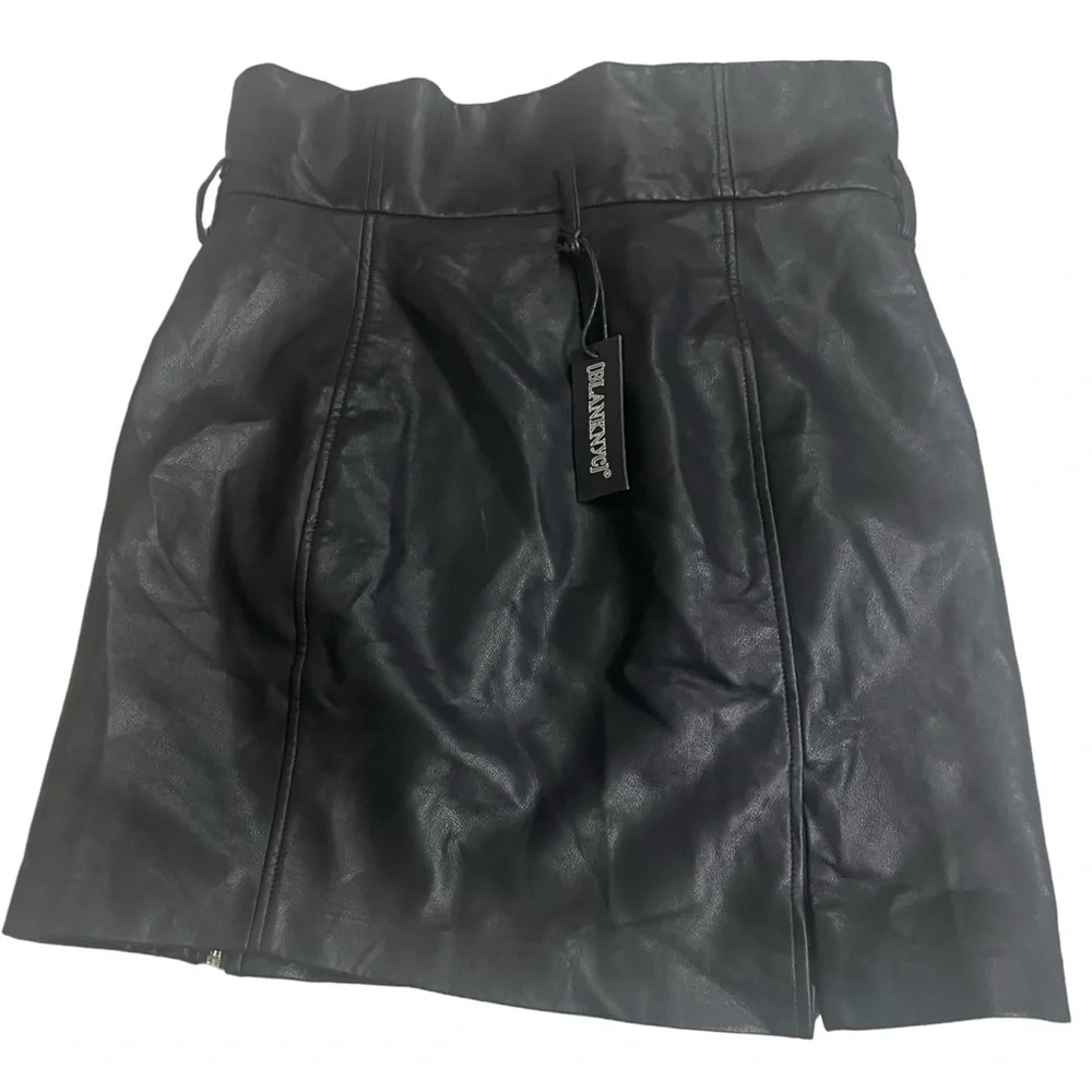 NEW BLANK NYC Blank NYC Faux Leather‎ Front Zip Mini Skirt Size 28